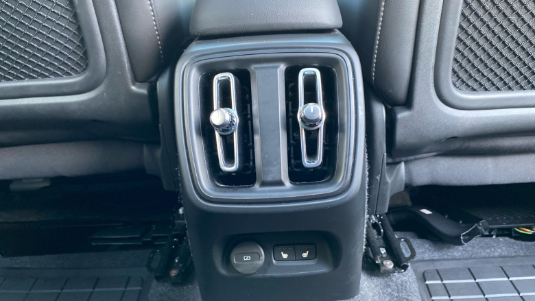 Volvo XC40 2.0 B3P Ultra Dark 5dr Auto Petrol Estate